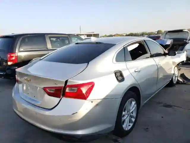 1G1ZD5ST1JF255859 2018 CHEVROLET MALIBU-3