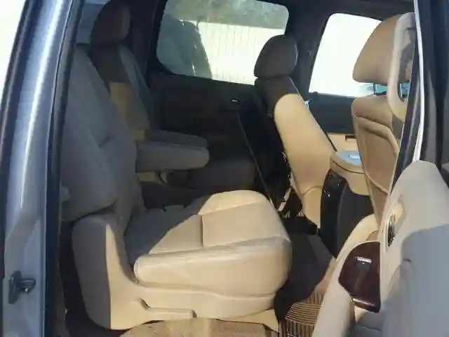 1GYS4HEF9BR192004 2011 CADILLAC ESCALADE ESV LUXURY-5