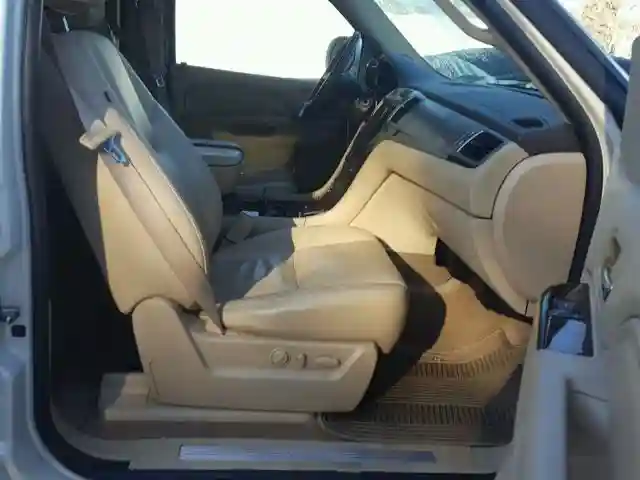1GYS4HEF9BR192004 2011 CADILLAC ESCALADE ESV LUXURY-4