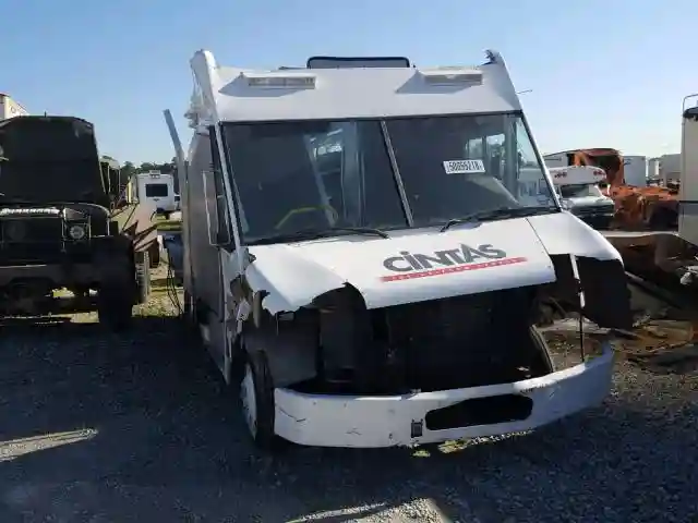 4UZAANDU7CCBY4513 2012 FREIGHTLINER CHASSIS M LINE WALK-IN VAN-0