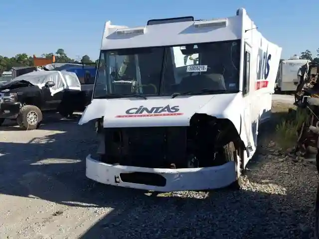 4UZAANDU7CCBY4513 2012 FREIGHTLINER CHASSIS M LINE WALK-IN VAN-1