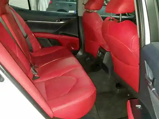 4T1B61HK4JU009518 2018 TOYOTA CAMRY XSE-5