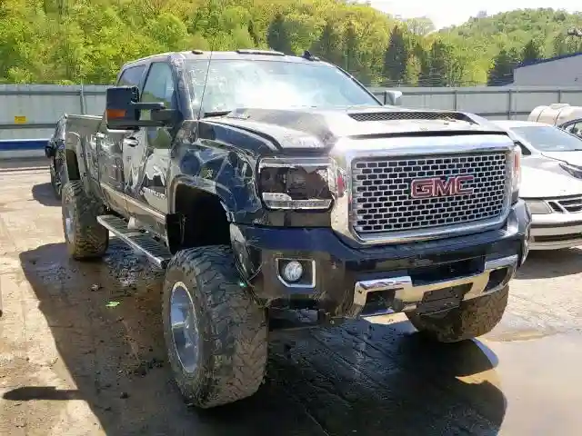 1GT12UE8XGF169261 2016 GMC SIERRA K2500 DENALI-0