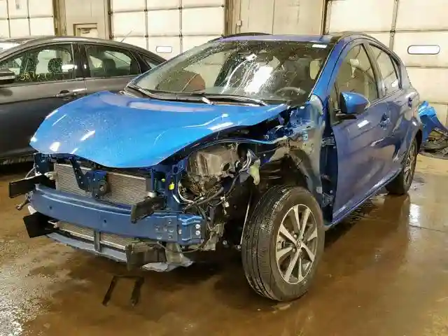 JTDKDTB35J1613913 2018 TOYOTA PRIUS C-1