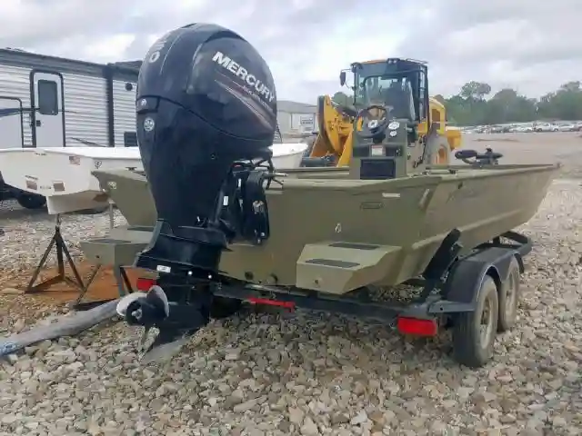 BUJ50480H718 2018 TRAC MARINE/TRL-3