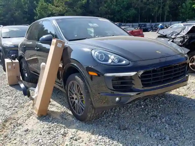 WP1AE2A22HLA73378 2017 PORSCHE CAYENNE SE HYBRID-0