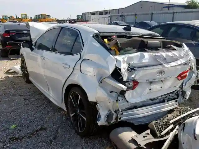 4T1BZ1HK5JU017165 2018 TOYOTA CAMRY XSE-2
