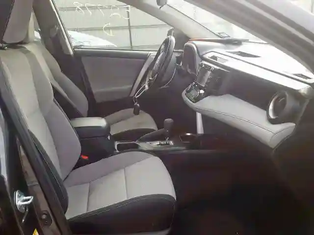 JTMRJREV0JD156370 2018 TOYOTA RAV4 HV LE-4