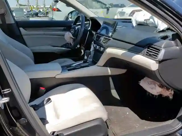 1HGCV1F11JA095749 2018 HONDA ACCORD LX-4