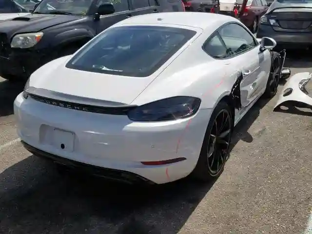 WP0AA2A8XJK260669 2018 PORSCHE CAYMAN-3