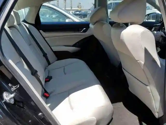 1HGCV1F11JA095749 2018 HONDA ACCORD LX-5