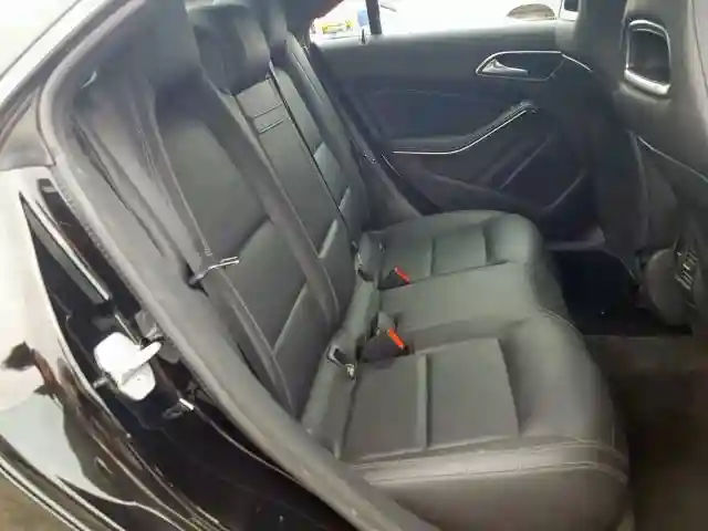WDDSJ4EB8JN561113 2018 MERCEDES-BENZ CLA 250-5