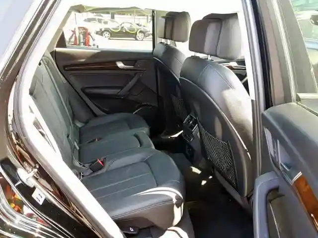 WA1ANAFY1J2128174 2018 AUDI Q5 PREMIUM-5