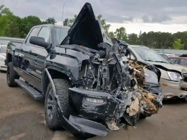 1GTV2LEC6JZ199945 2018 GMC SIERRA K1500-0