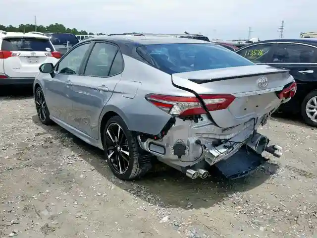 4T1B61HK4JU133286 2018 TOYOTA CAMRY XSE-2