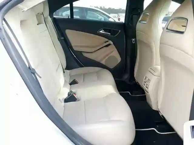WDDSJ4EB6JN565595 2018 MERCEDES-BENZ CLA 250-5