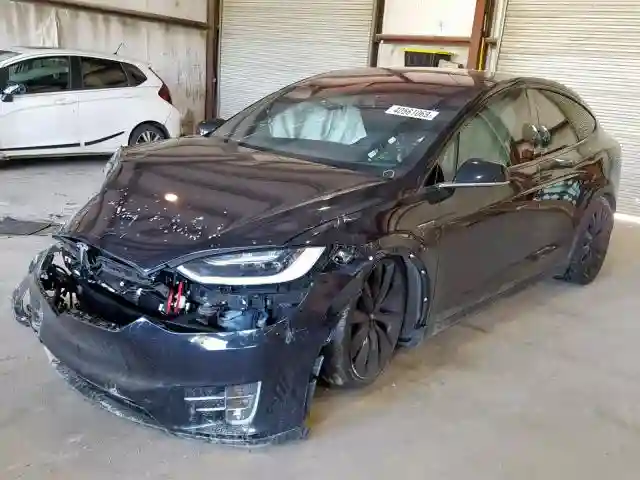 5YJXCBE40GF003666 2016 TESLA MODEL X-1