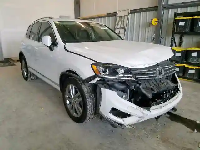 WVGEF9BP4GD011424 2016 VOLKSWAGEN TOUAREG SPORT-0