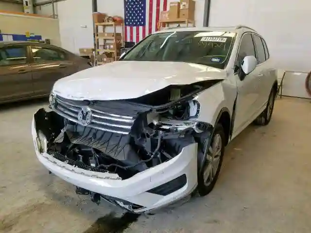 WVGEF9BP4GD011424 2016 VOLKSWAGEN TOUAREG SPORT-1