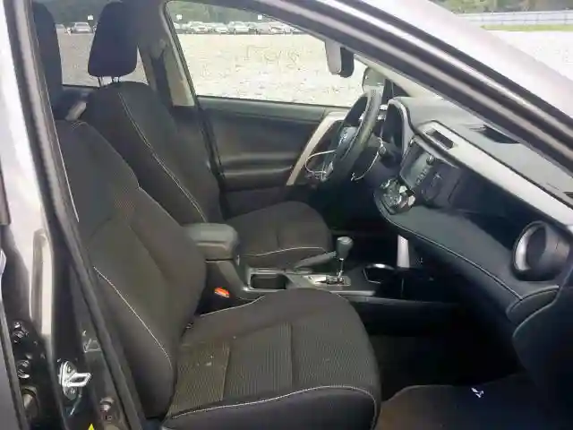 JTMRJREV8JD180433 2018 TOYOTA RAV4 HV LE-4