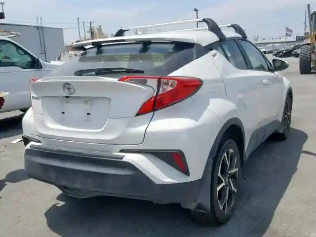 JTNKHMBX8K1013638 2019 TOYOTA C-HR XLE-3