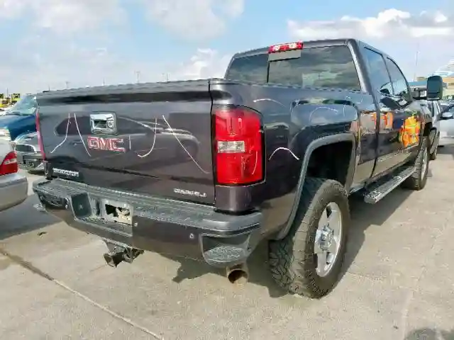 1GT120E85FF163598 2015 GMC SIERRA K2500 DENALI-3