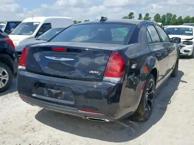 2C3CCABG9KH516767 2019 CHRYSLER 300 S-3