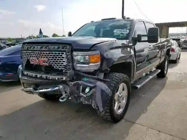1GT120E85FF163598 2015 GMC SIERRA K2500 DENALI-1