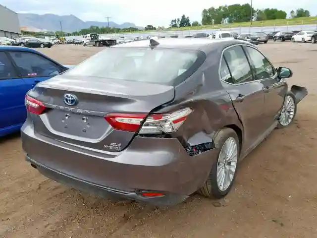 4T1B21HK5KU516053 2019 TOYOTA CAMRY HYBRID-3