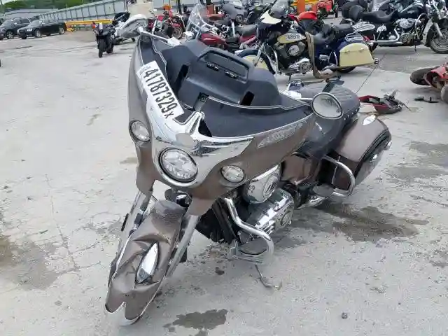 56KTRAAA8J3367528 2018 INDIAN MOTORCYCLE CO. ROADMASTER-1