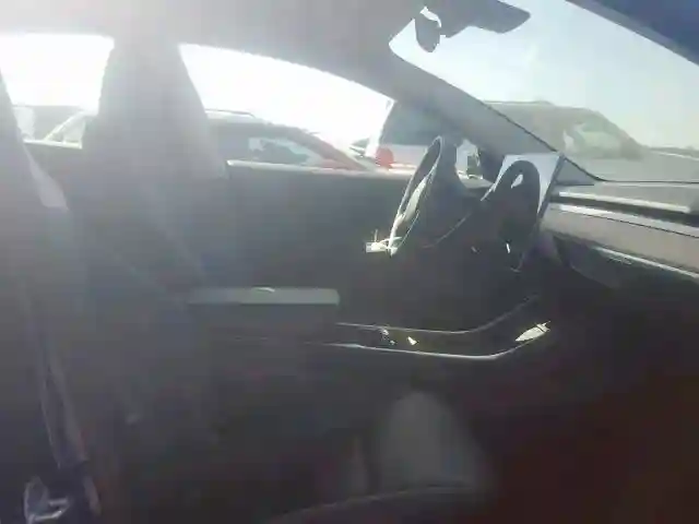5YJ3E1EA2KF326179 2019 TESLA MODEL 3-4