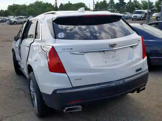 1GYKNDRS6HZ149052 2017 CADILLAC XT5 LUXURY-2