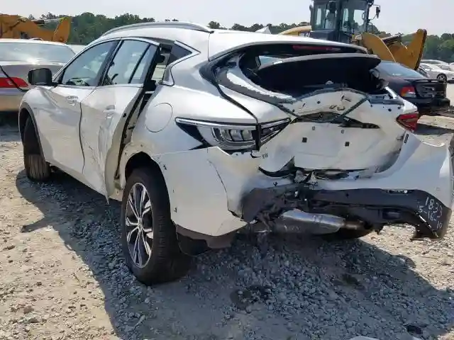 SJKCH5CR2KA011833 2019 INFINITI QX30 ESSENTIAL-2