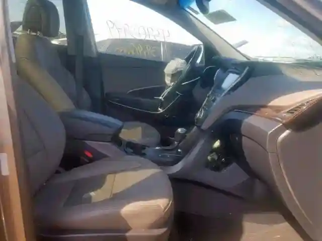 5XYZU3LB6HG422385 2017 HYUNDAI SANTA FE SPORT-4