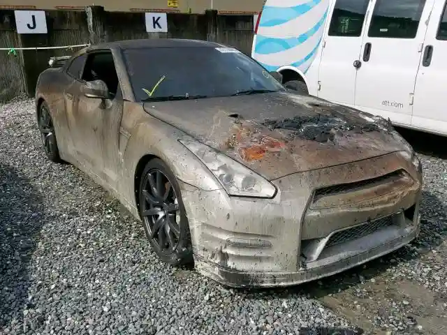 JN1AR5EF4DM260701 2013 NISSAN GT-R PREMIUM-0