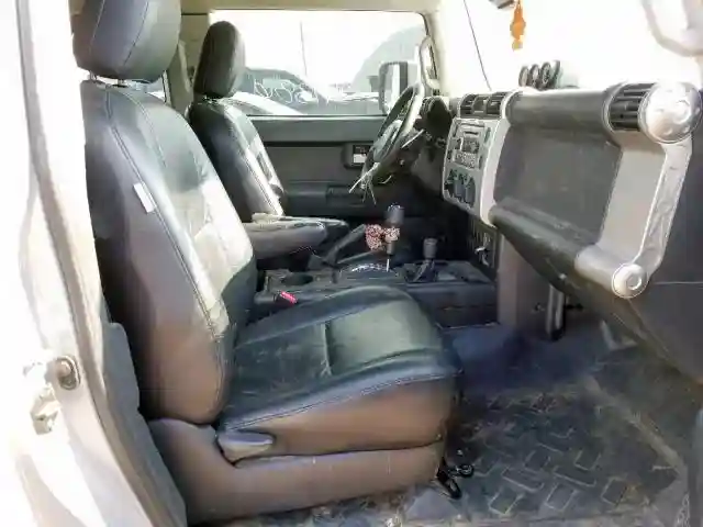 JTEBU4BF8EK201934 2014 TOYOTA FJ CRUISER-4