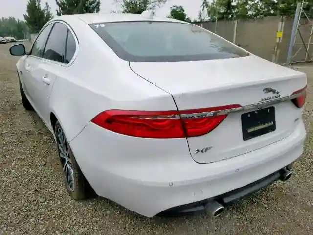 SAJBE4BV8HCY45958 2017 JAGUAR XF PRESTIGE-2