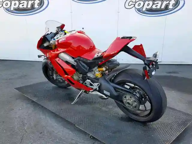 ZDMDAGNW3JB000153 2018 DUCATI PANIGALE V4-2