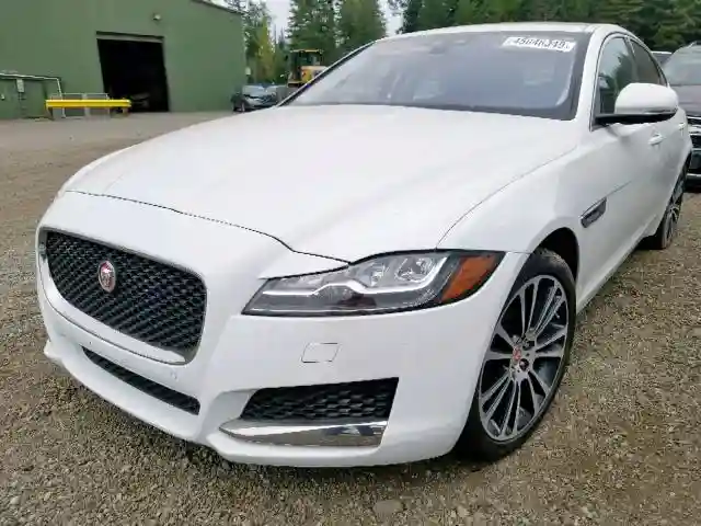 SAJBE4BV8HCY45958 2017 JAGUAR XF PRESTIGE-1