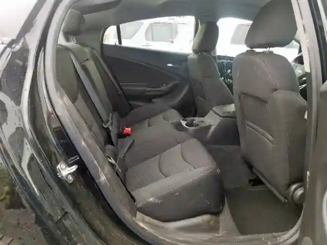 1G1RA6S52JU140604 2018 CHEVROLET VOLT LT-5