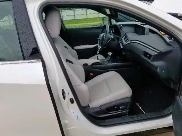 JTHU9JBH4K2007121 2019 LEXUS UX 250H-4