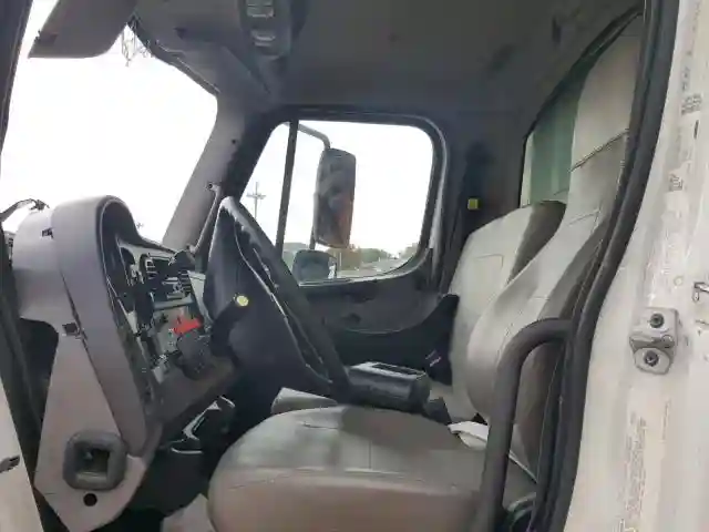 1FVACWDT3DHFF6512 2013 FREIGHTLINER M2 106 MEDIUM DUTY-4