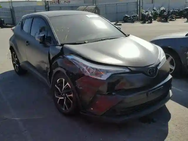 NMTKHMBX5JR058797 2018 TOYOTA C-HR XLE-0