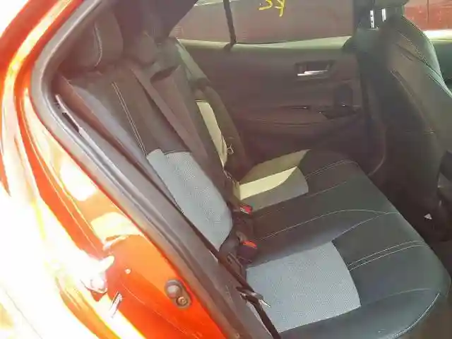JTNK4RBE3K3045702 2019 TOYOTA COROLLA SE-5