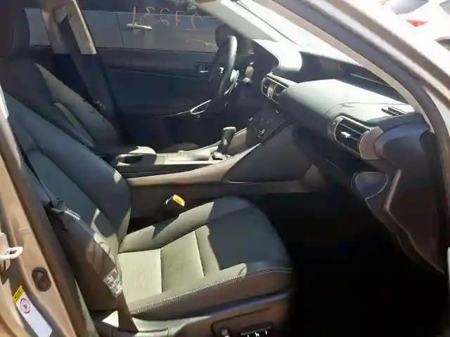 JTHBA1D2XG5024552 2016 LEXUS IS 200T-4