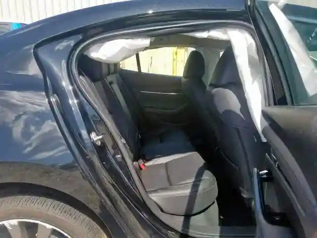 JM1BPACL0K1106459 2019 MAZDA 3 PREFERRED PLUS-5