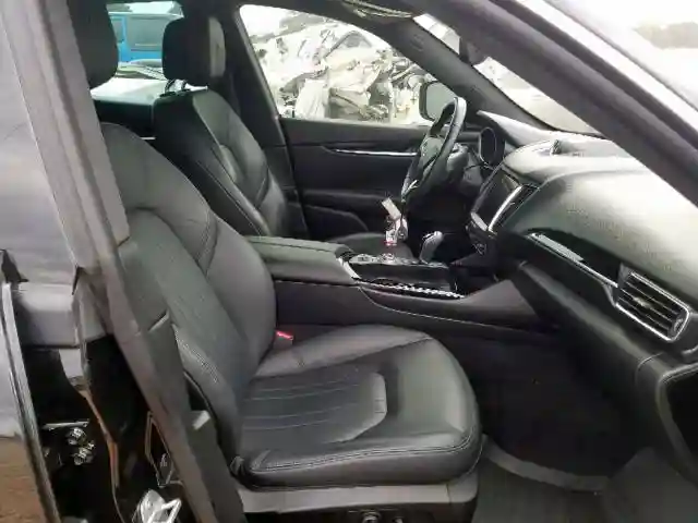 ZN661XUA6HX225978 2017 MASERATI LEVANTE-4