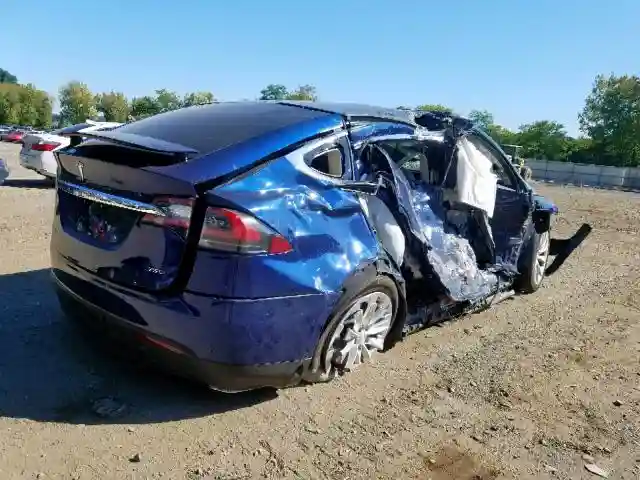 5YJXCAE28HF075015 2017 TESLA MODEL X-3