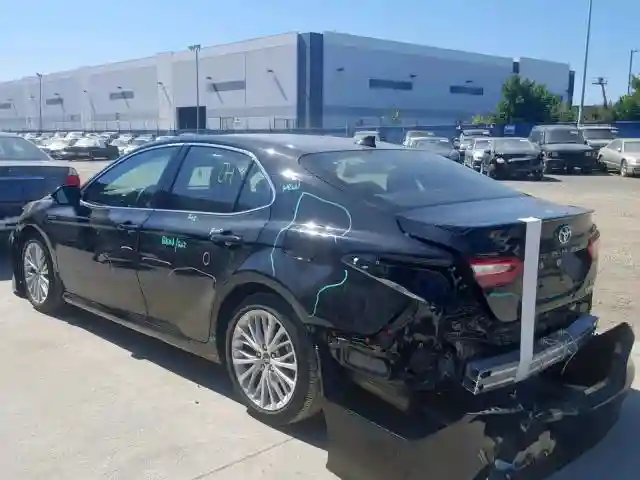 4T1B21HK2JU509771 2018 TOYOTA CAMRY HYBRID-2