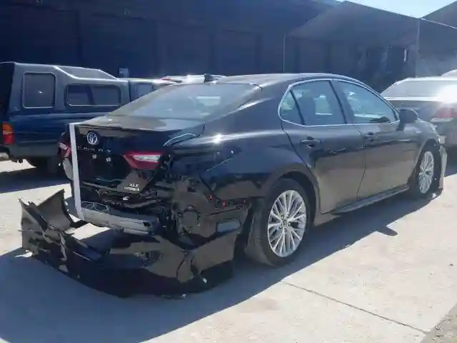 4T1B21HK2JU509771 2018 TOYOTA CAMRY HYBRID-3